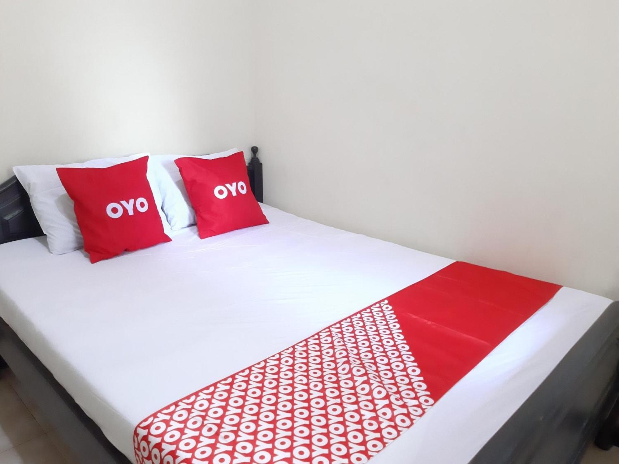 Oyo 2826 Panderman Residence Blitar Exterior foto