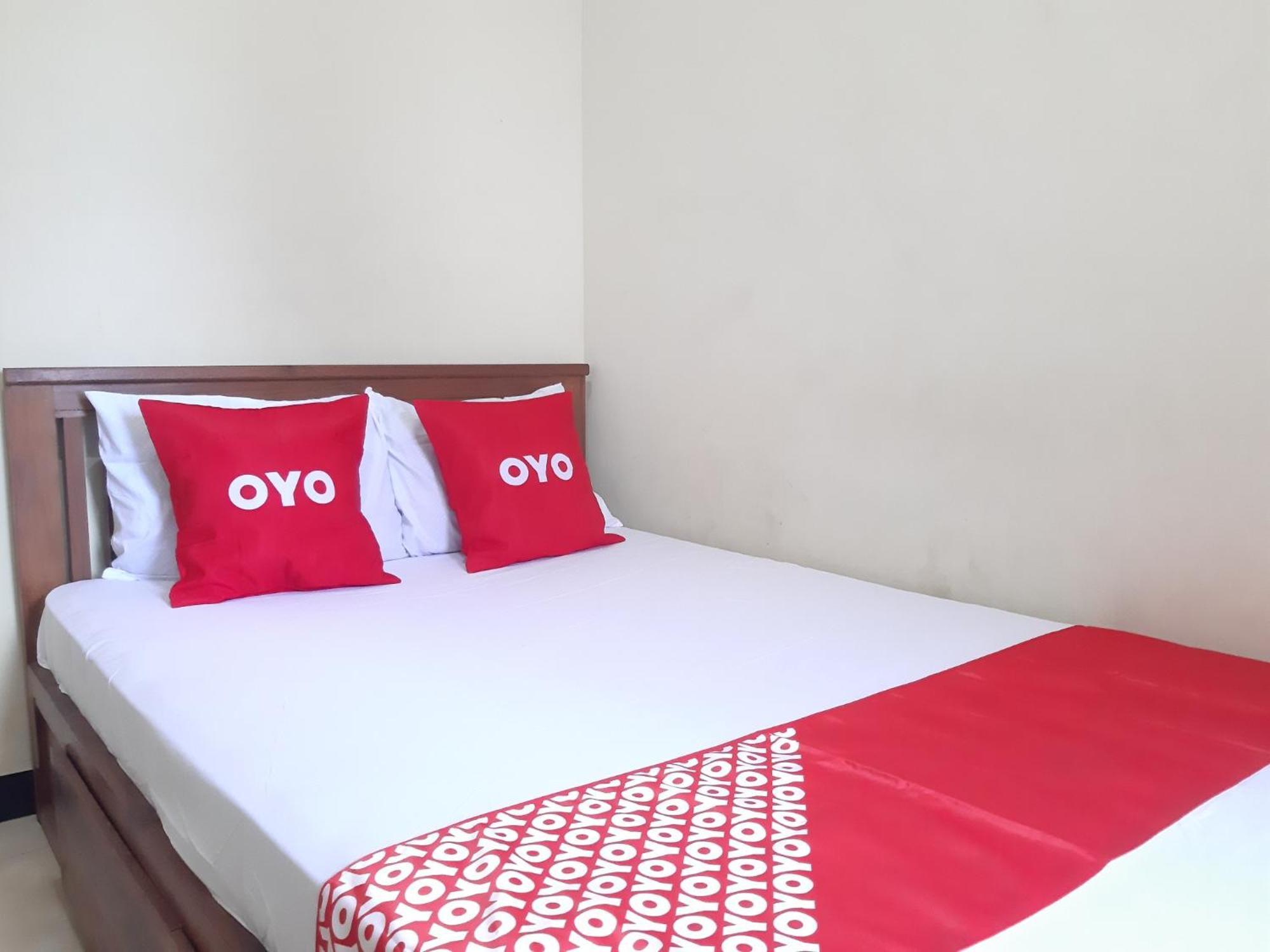 Oyo 2826 Panderman Residence Blitar Exterior foto