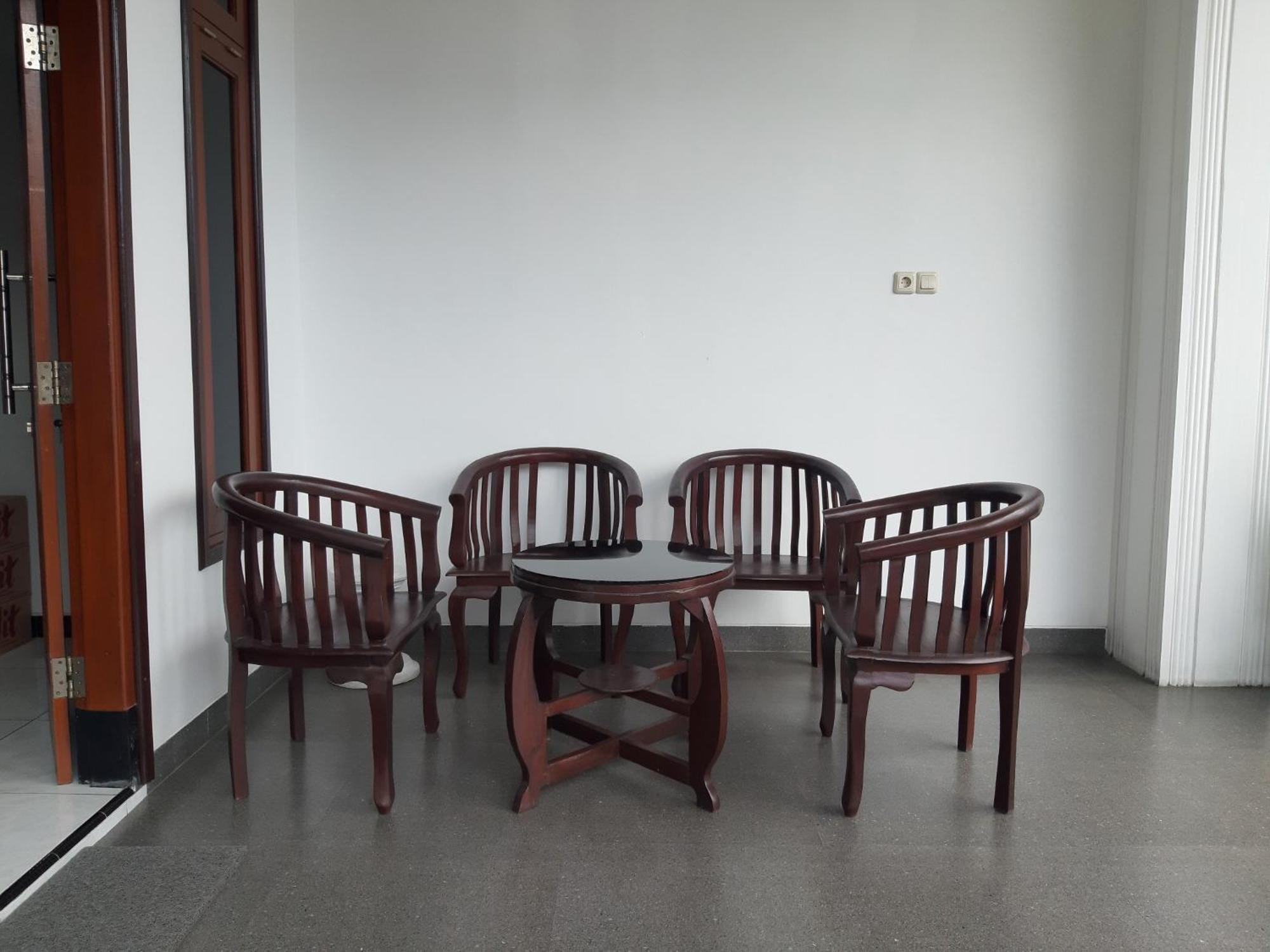 Oyo 2826 Panderman Residence Blitar Exterior foto