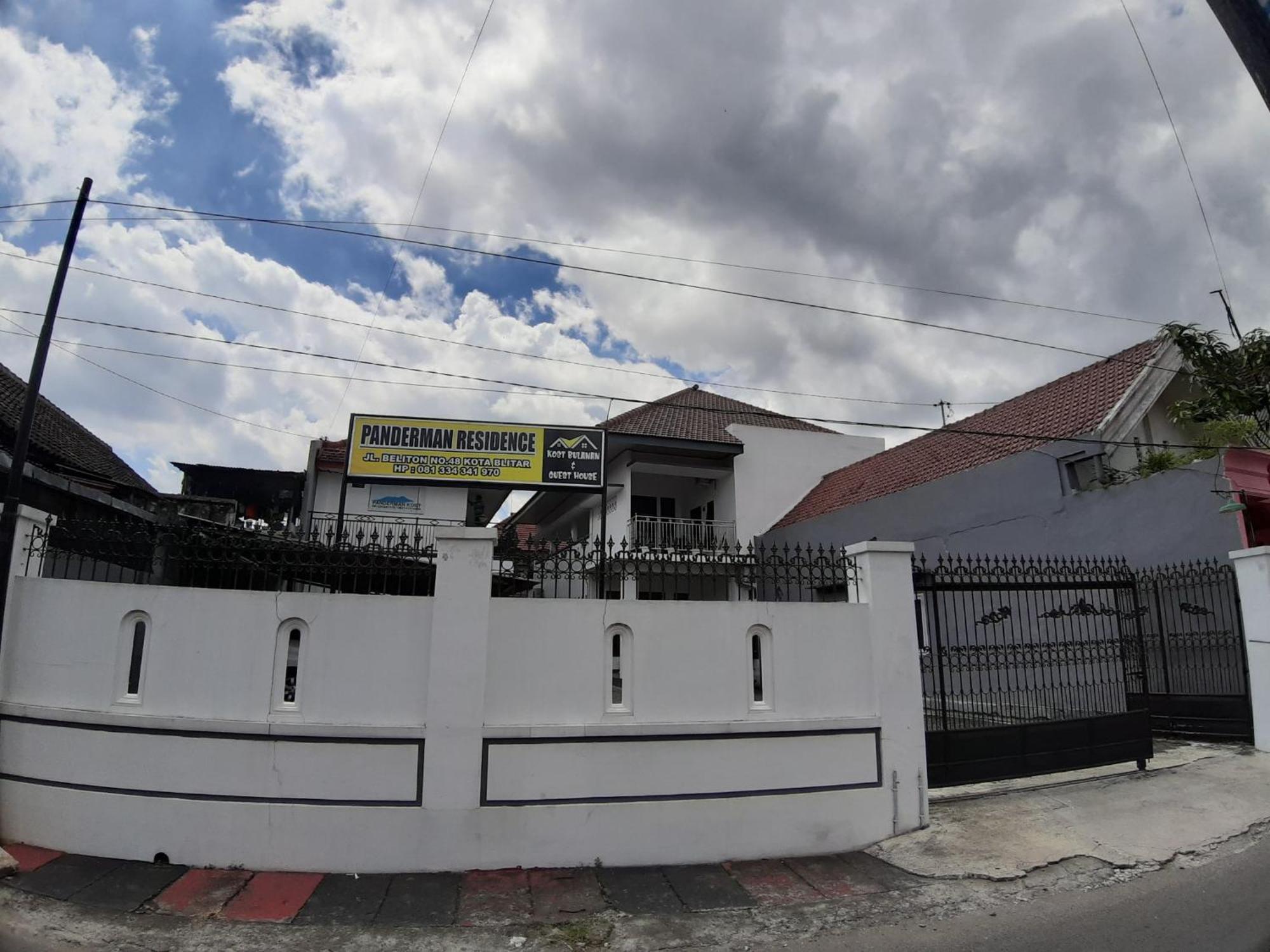Oyo 2826 Panderman Residence Blitar Exterior foto